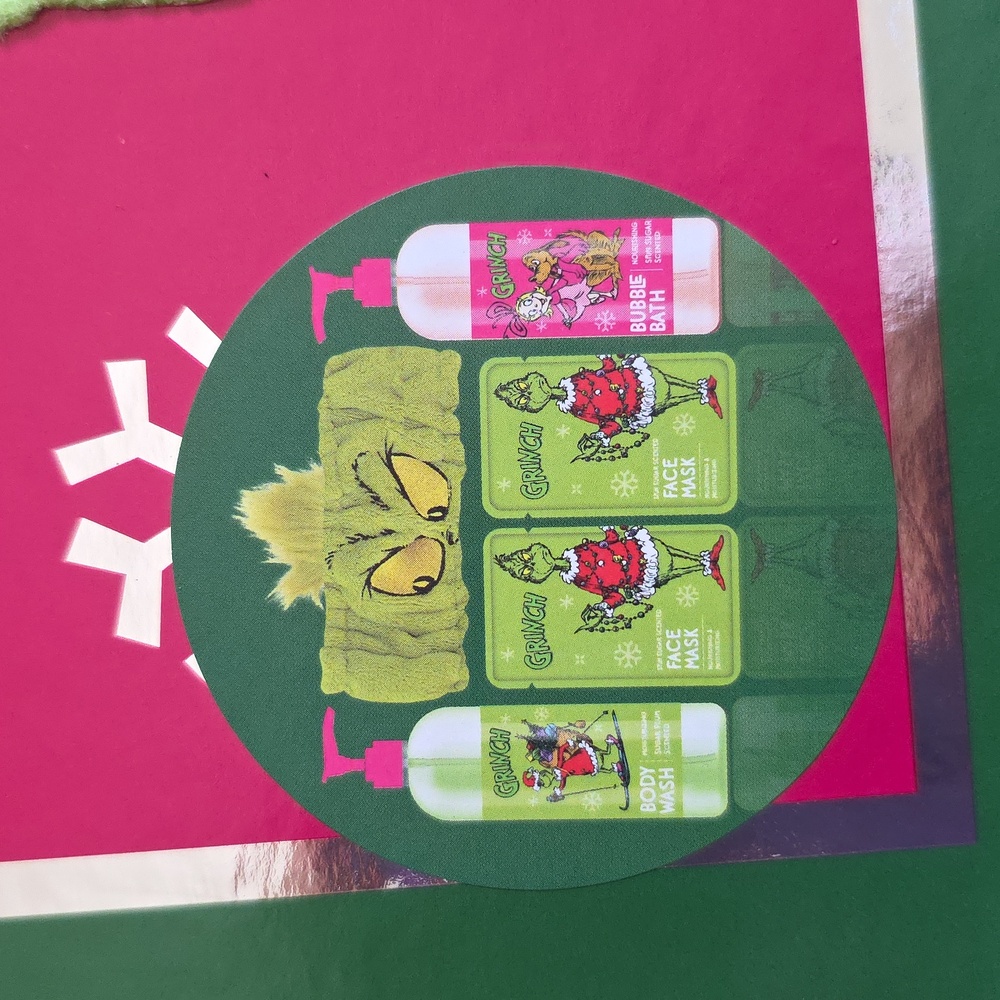 NIB The Grinch Spa Set - Picture 2 of 4